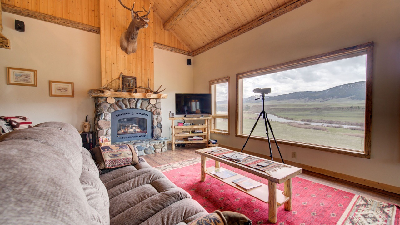 Photo of Livingroom in Cameron