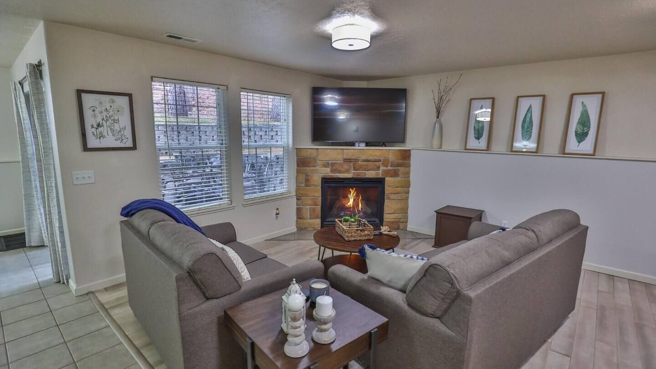 Photo of Livingroom in Lower Rattlesnake