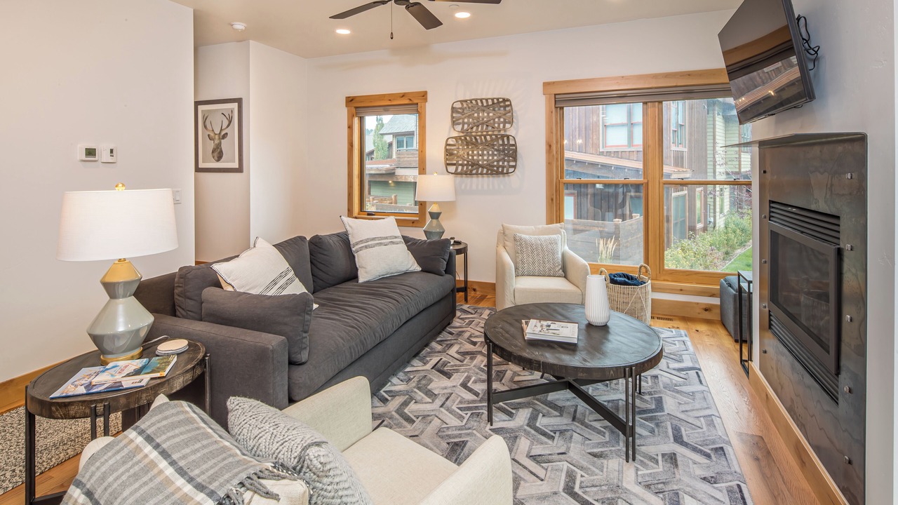 Photo of Livingroom in Big Sky