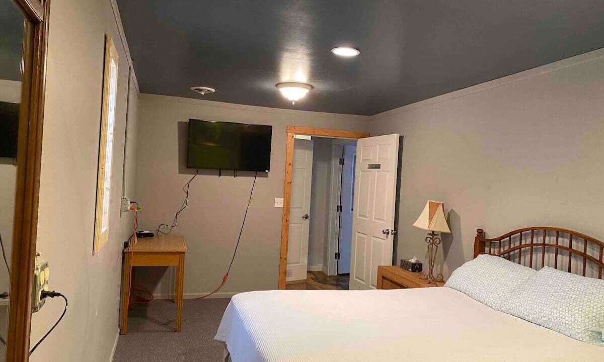 Photo of Bedroom in Winnett