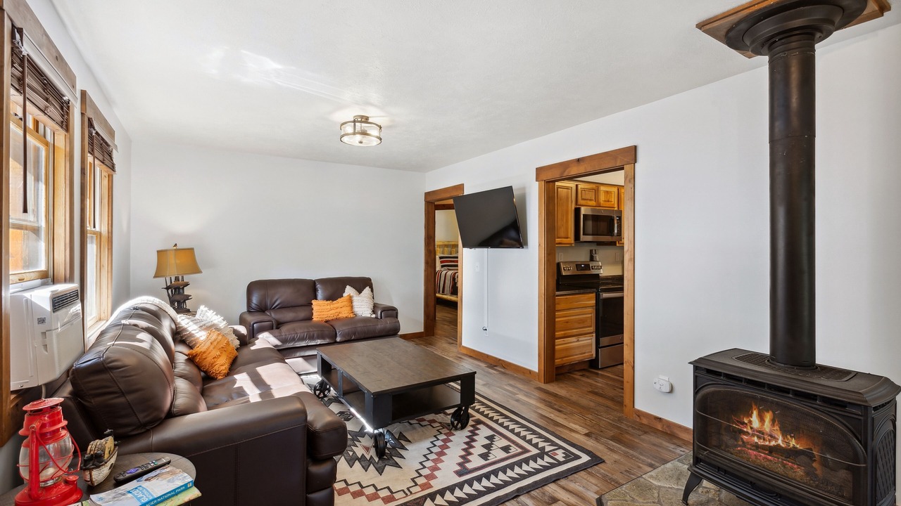 Photo of Livingroom in West Glacier