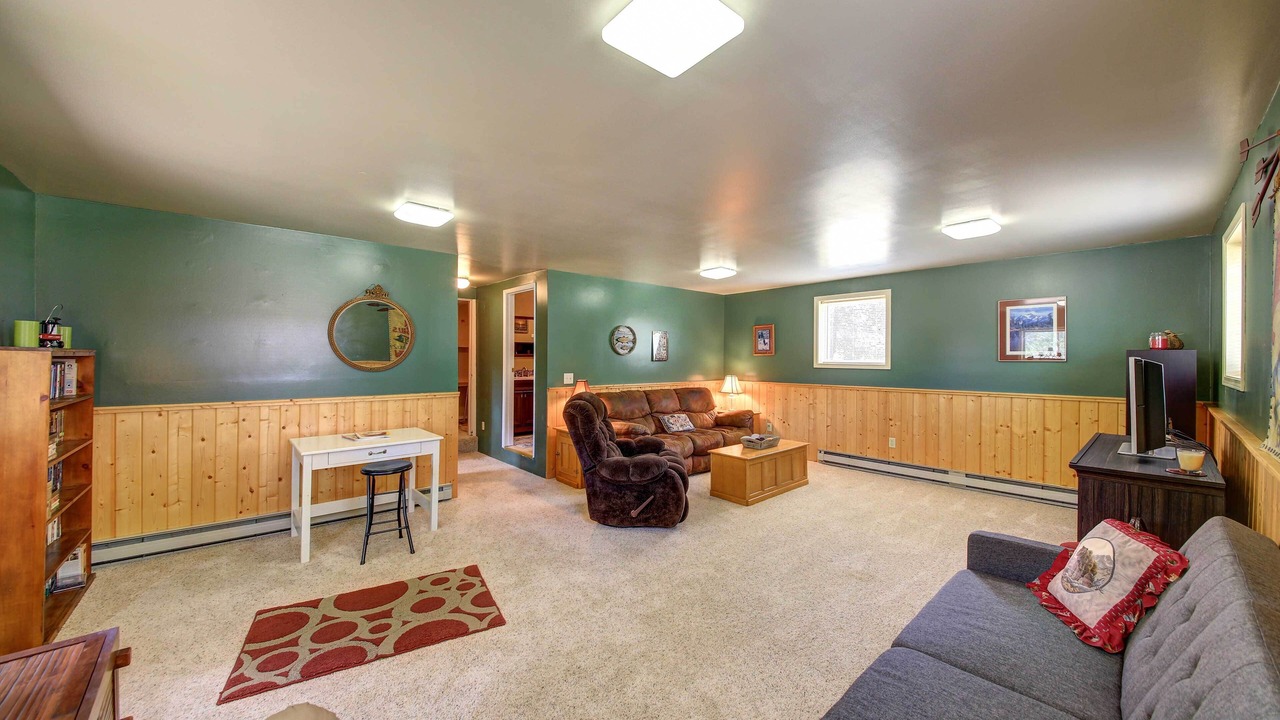Photo of Bedroom in Noxon