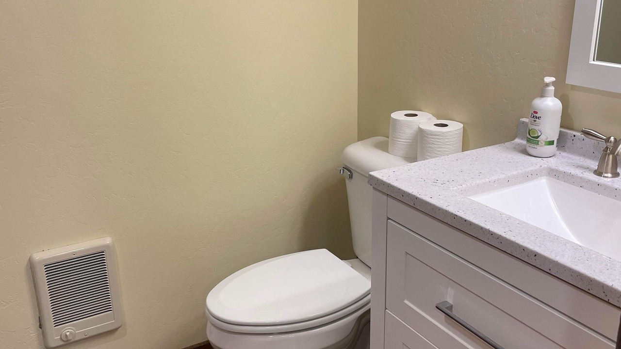 Photo of Bathroom in Gardiner