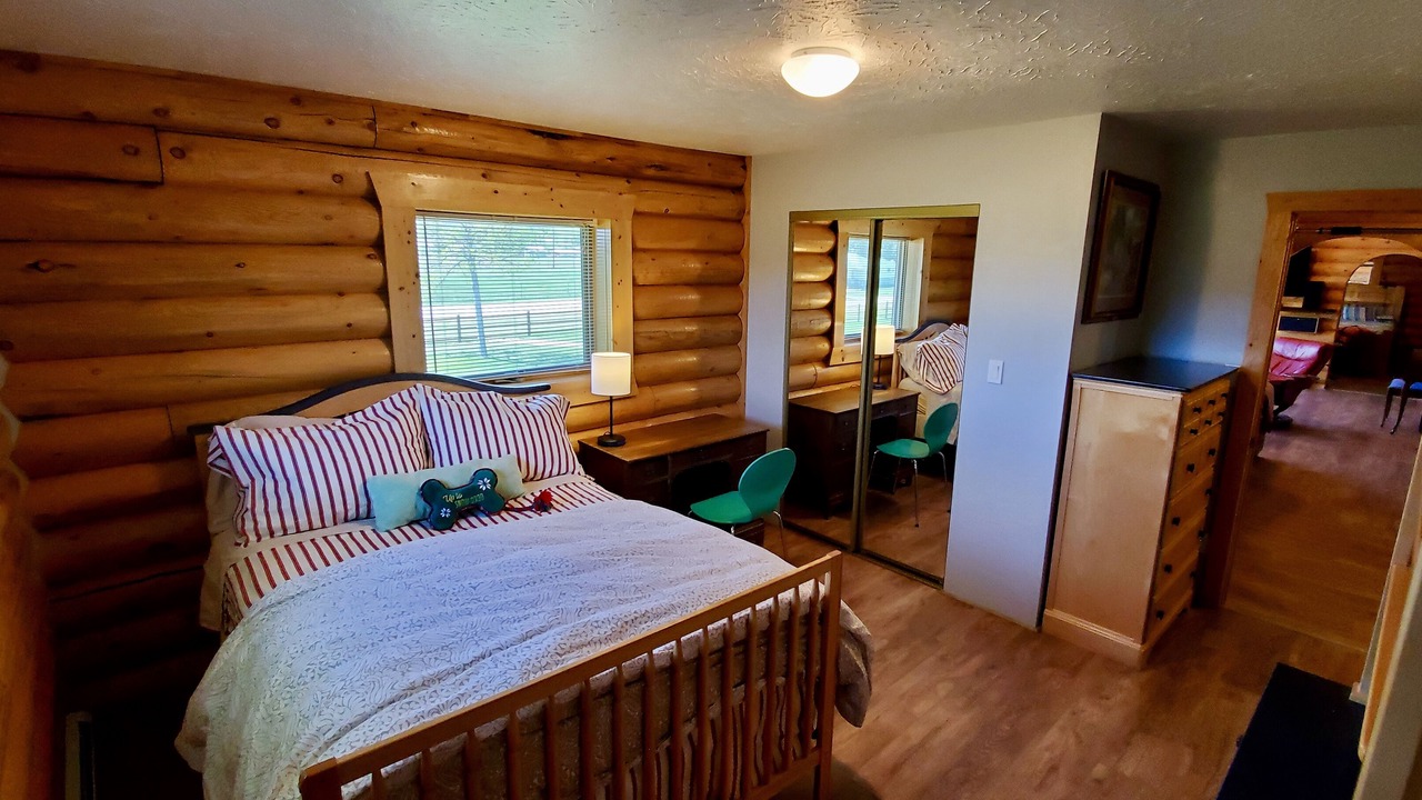 Photo of Bedroom in Warmsprings