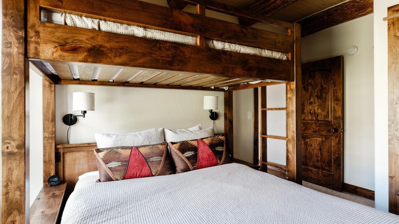 Photo of Bedroom in Powder Ridge