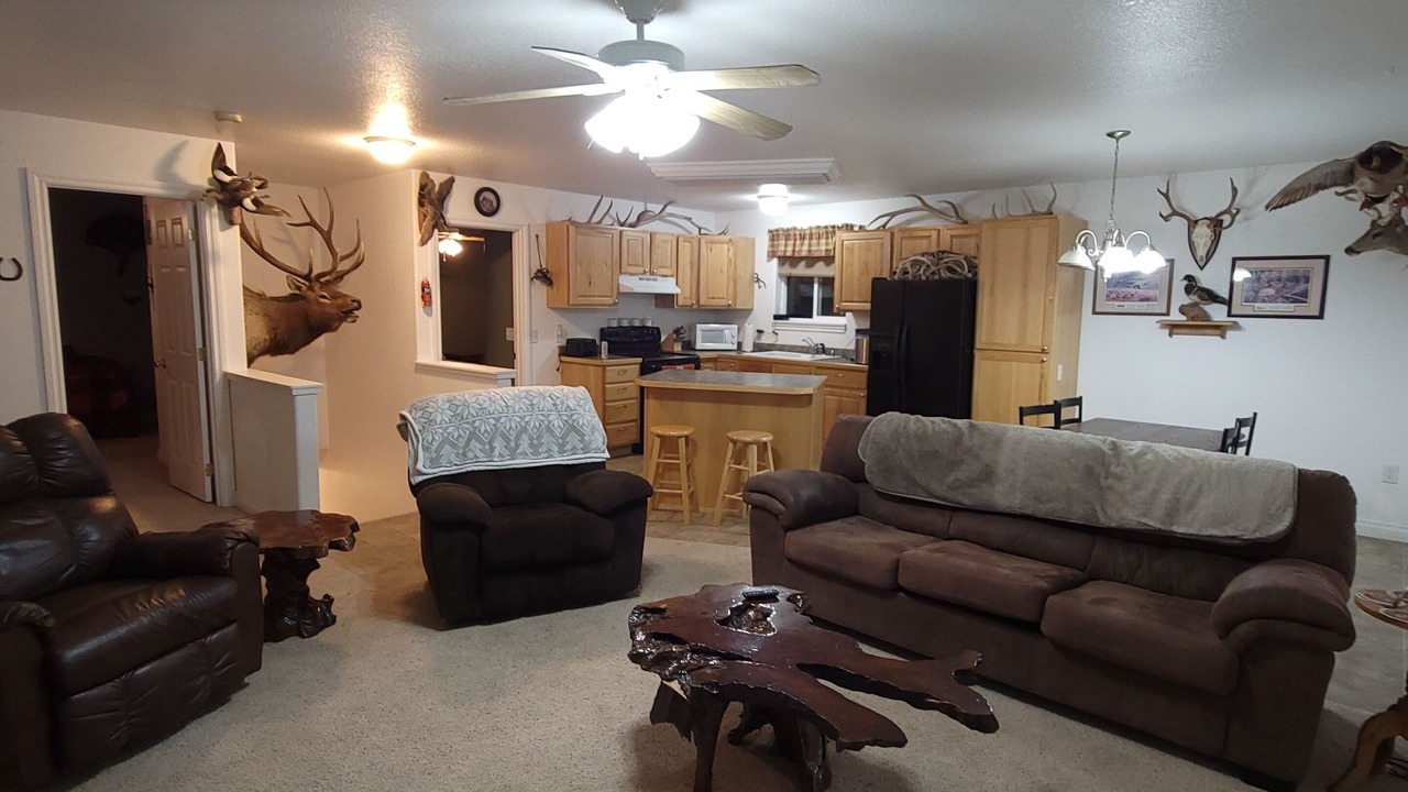 Photo of Livingroom in Victor