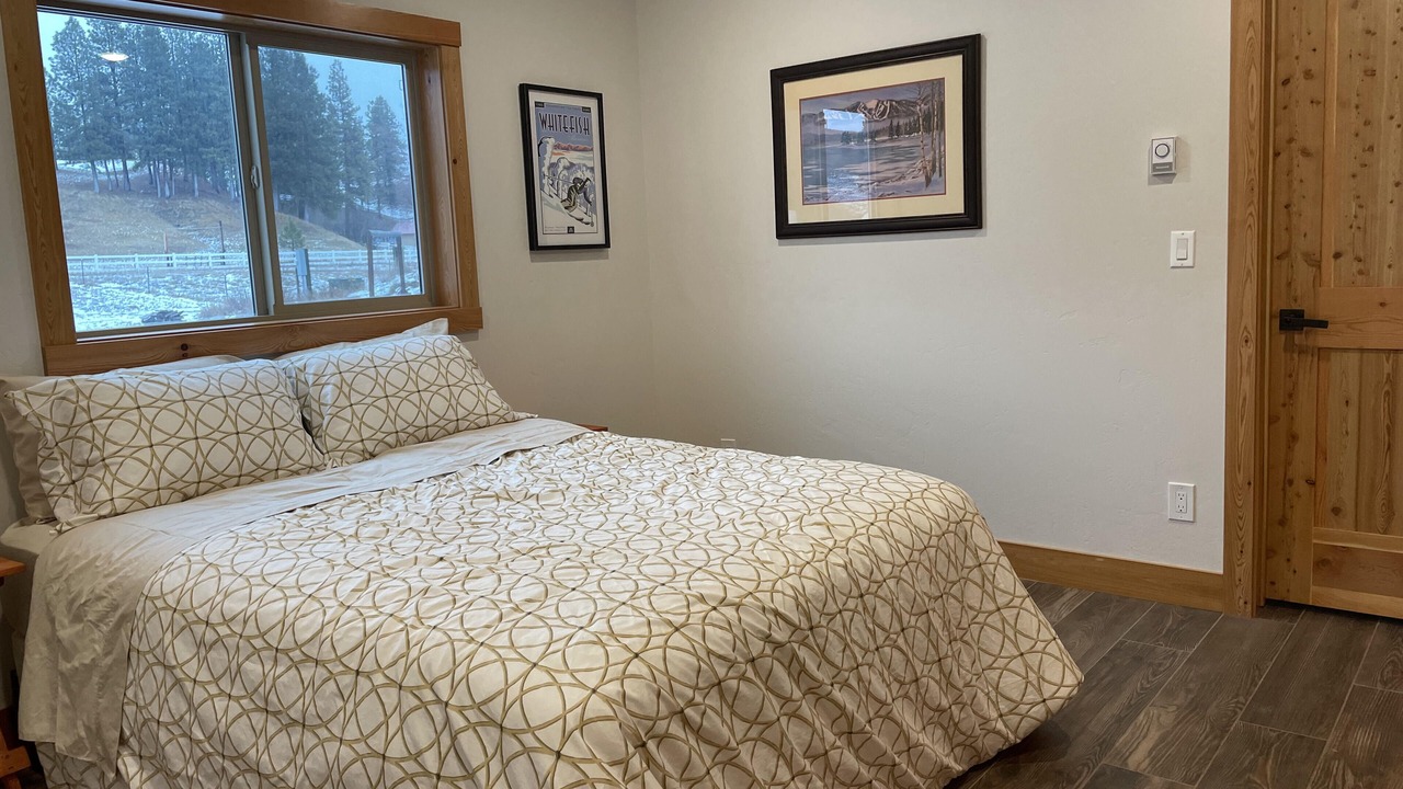 Photo of Bedroom in Lincoln County