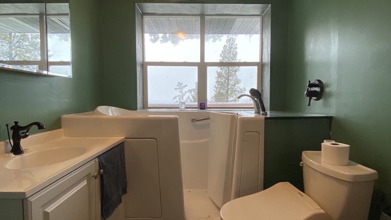 Photo of Bathroom in Grantsdale