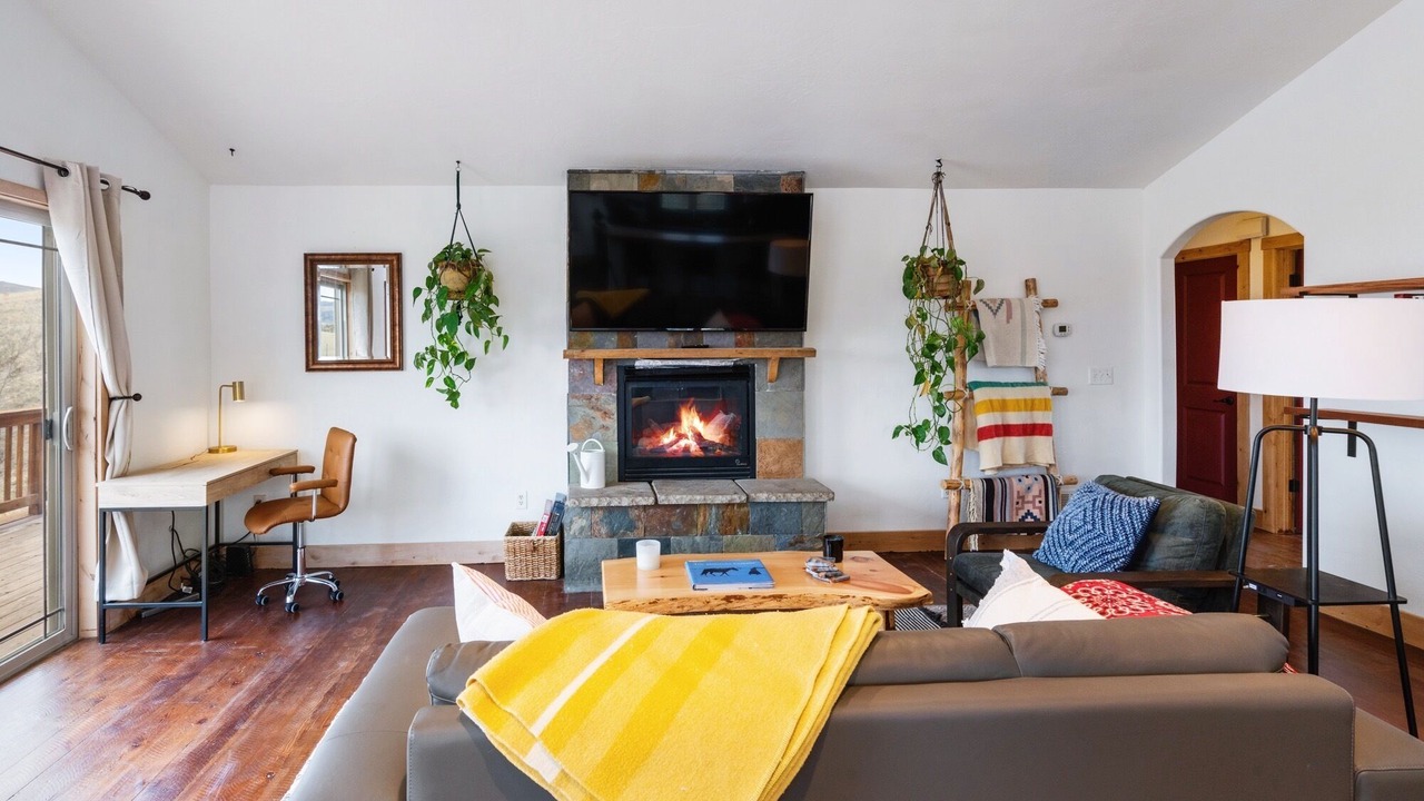 Photo of Livingroom in Three Forks