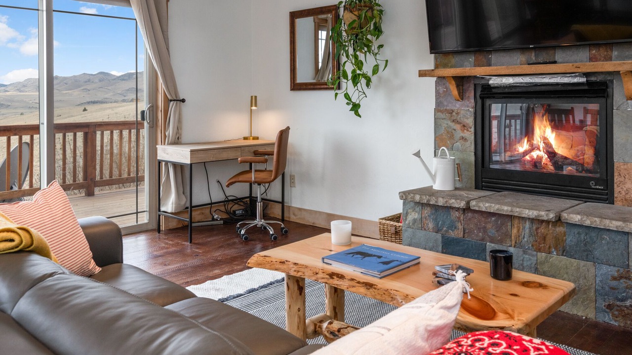 Photo of Livingroom in Three Forks