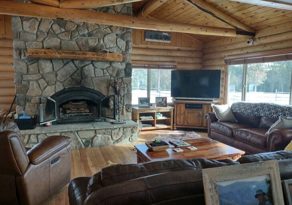 Photo of Livingroom in Golden Valley County