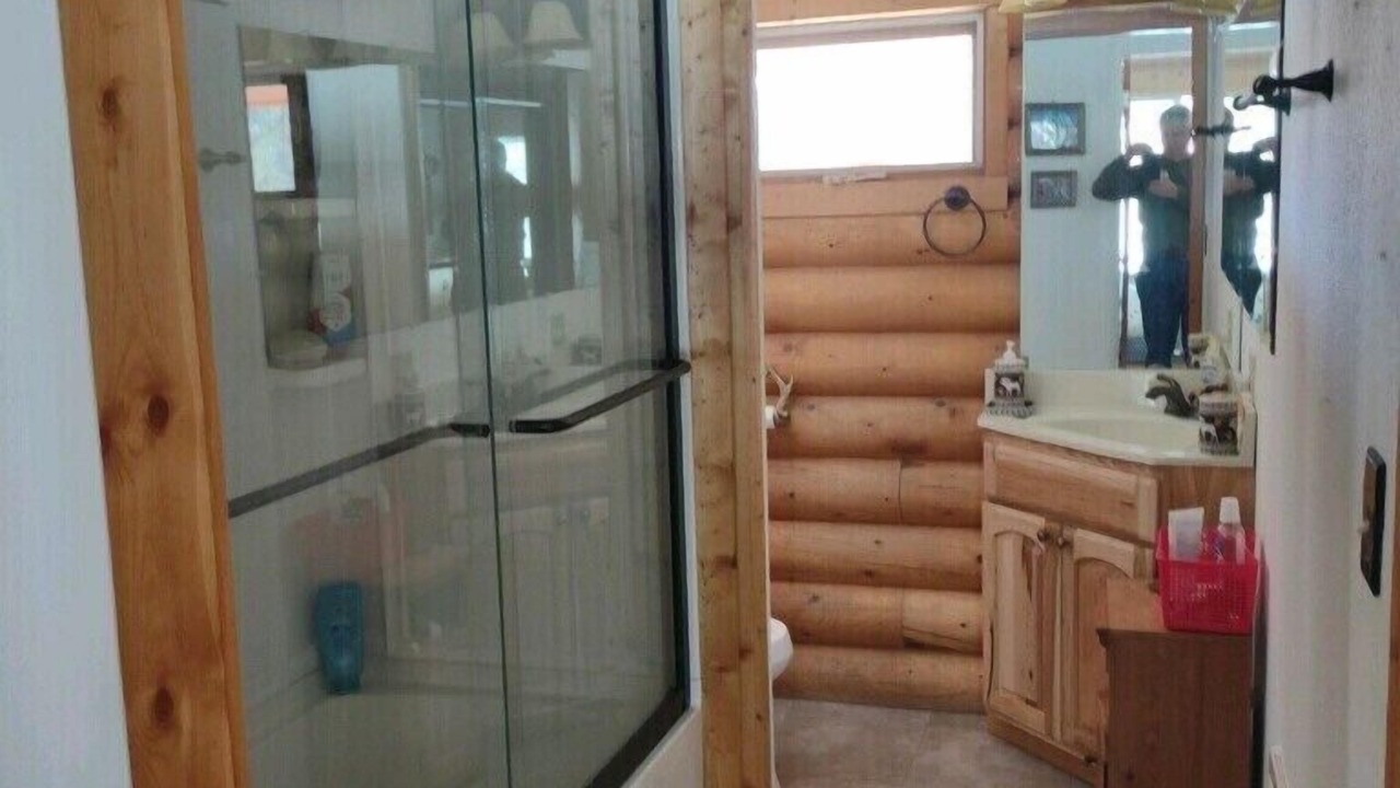 Photo of Bathroom in Golden Valley County