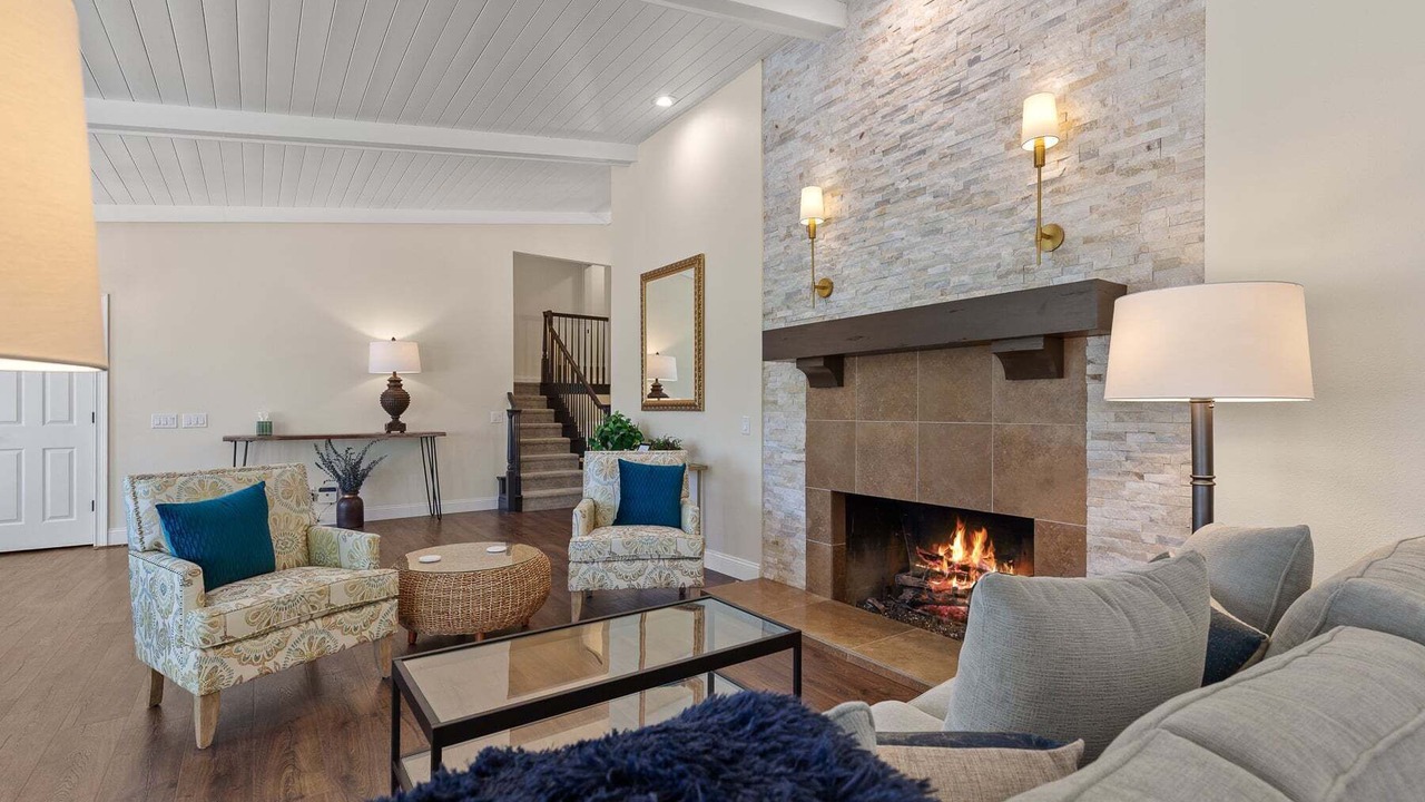 Photo of Livingroom in Hayden Lake