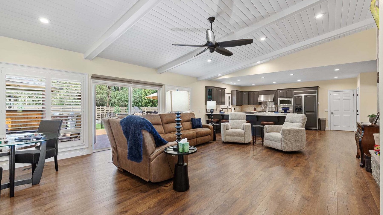 Photo of Livingroom in Hayden Lake