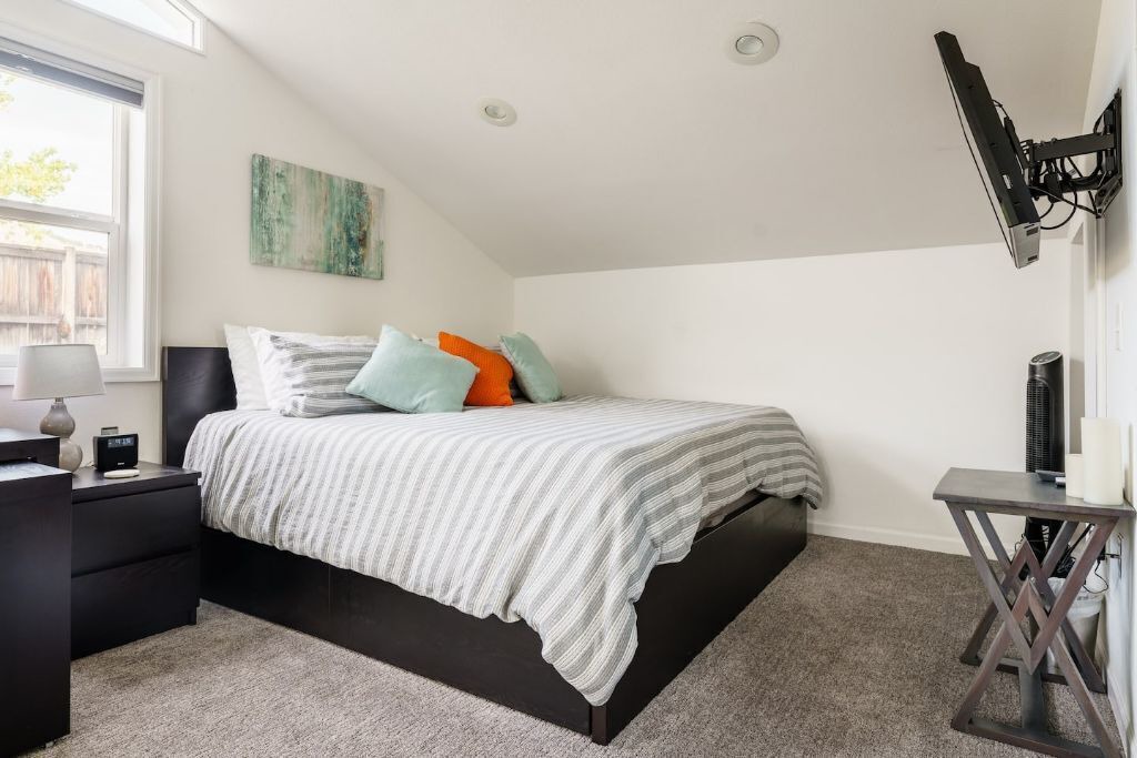 Photo of Bedroom in Wonderland Hills