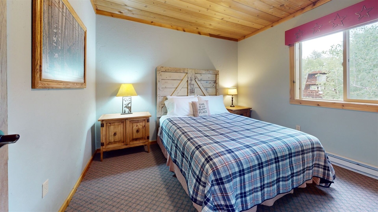 Photo of Bedroom in Lazy Acres