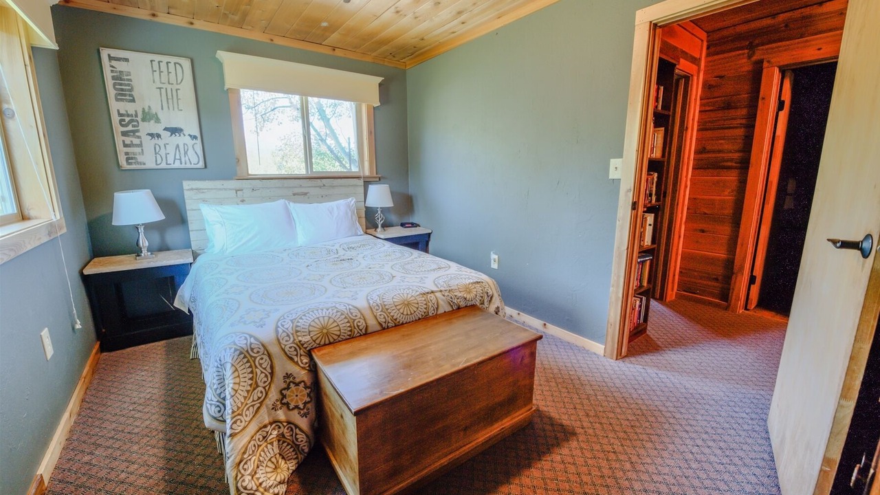 Photo of Bedroom in Lazy Acres