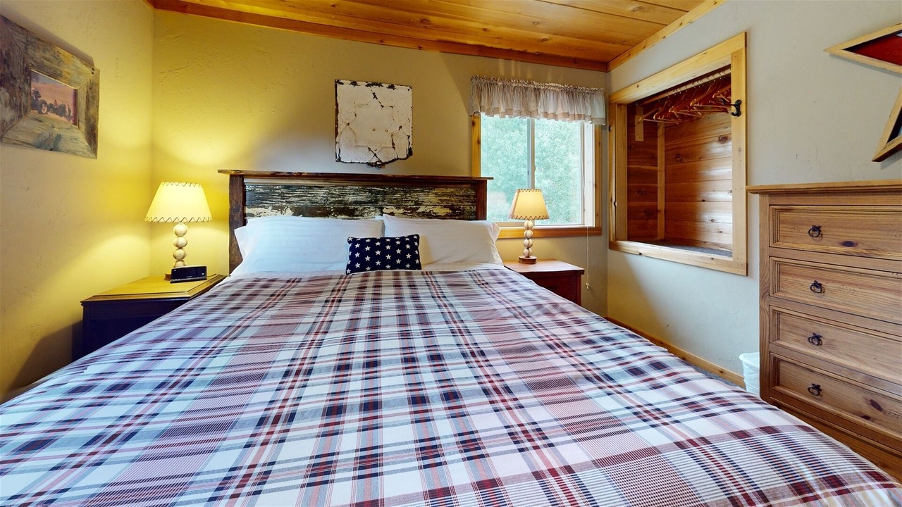 Photo of Bedroom in Lazy Acres