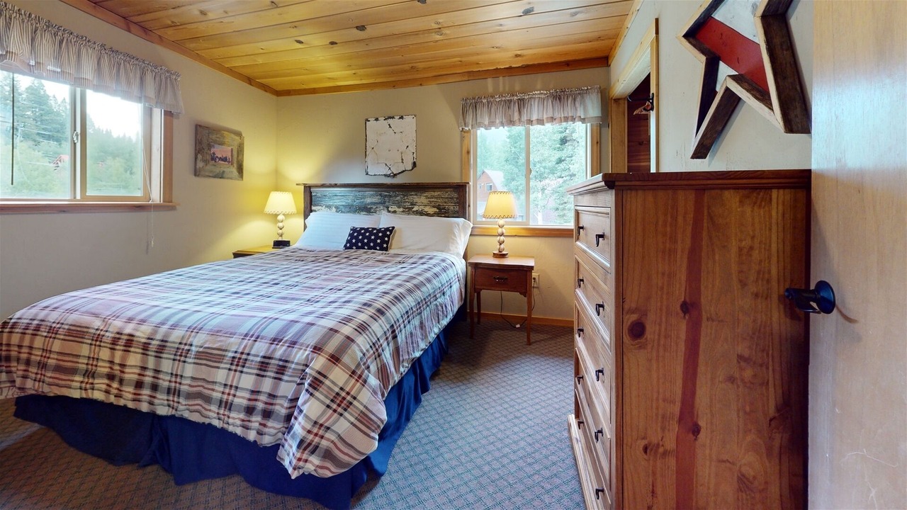 Photo of Bedroom in Lazy Acres