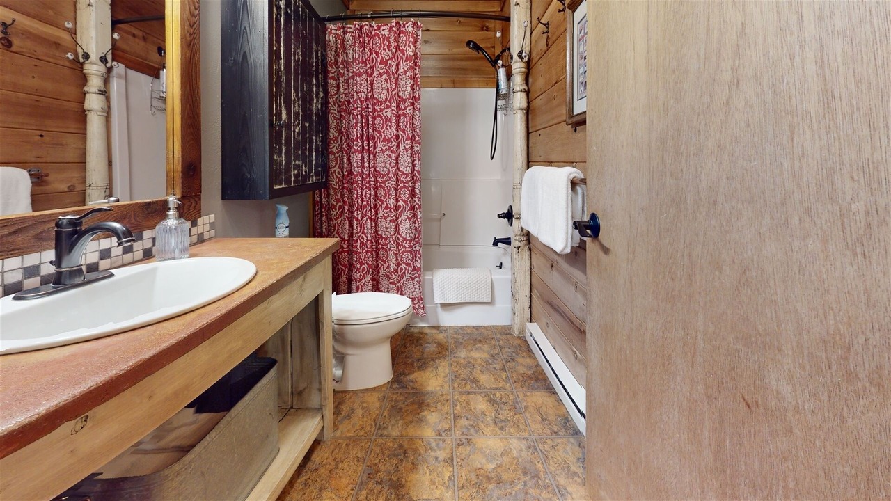 Photo of Bathroom in Lazy Acres