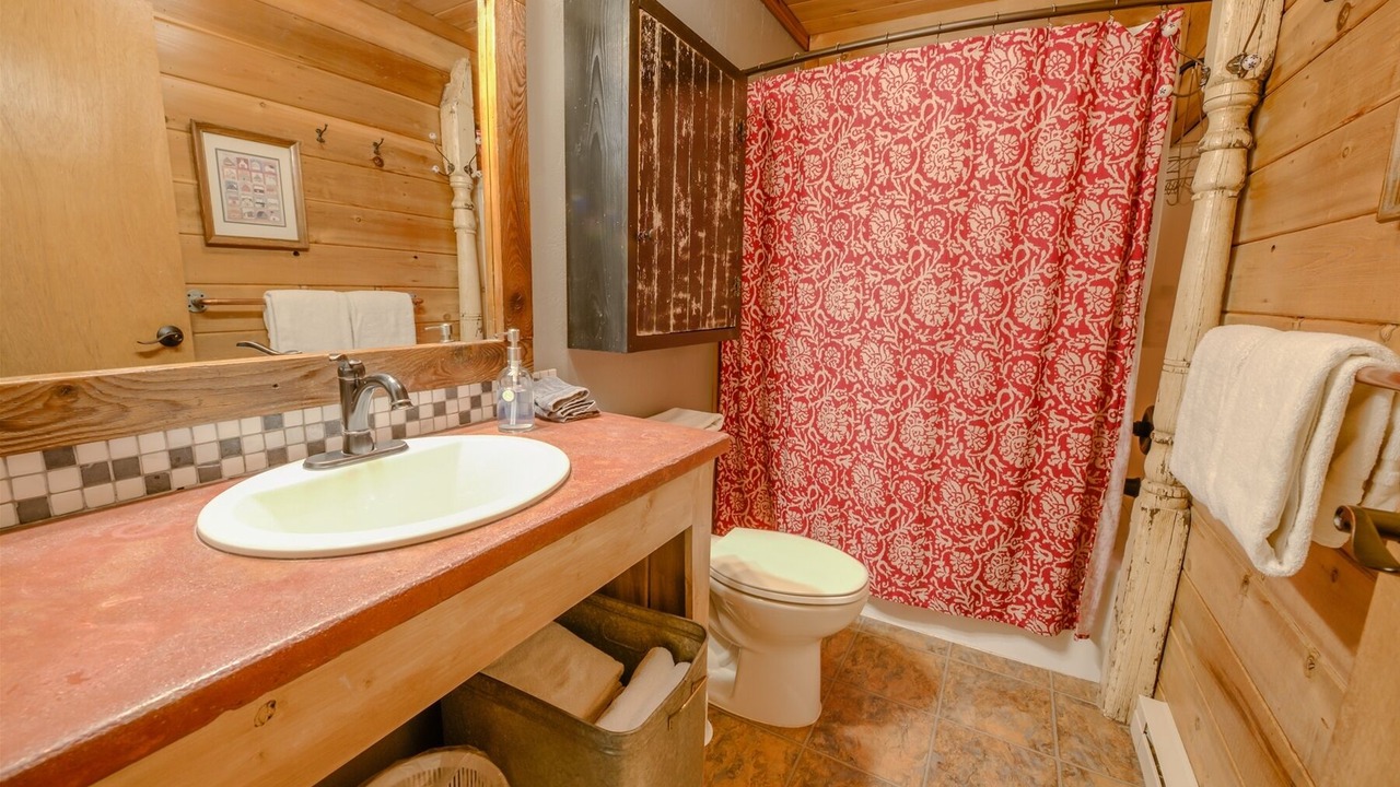 Photo of Bathroom in Lazy Acres