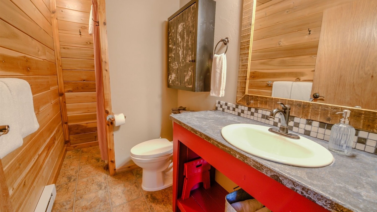 Photo of Bathroom in Lazy Acres