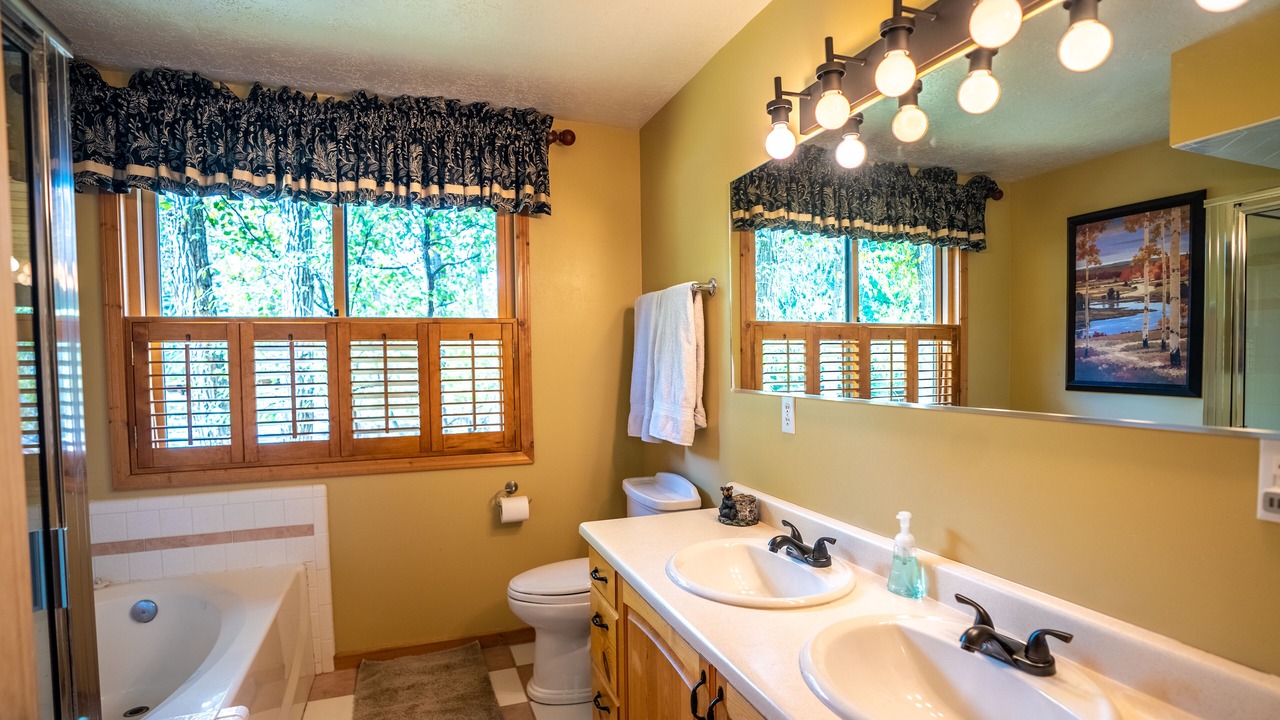 Photo of Bathroom in Samak