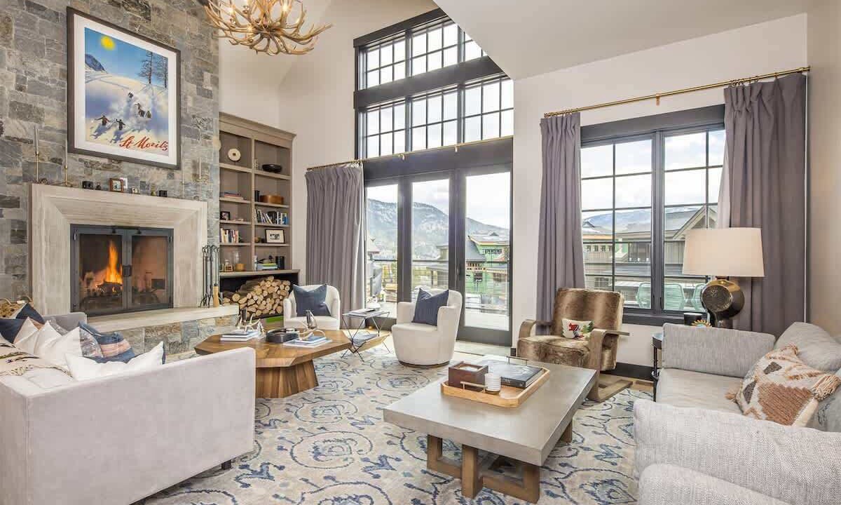 Photo of Livingroom in Big Sky