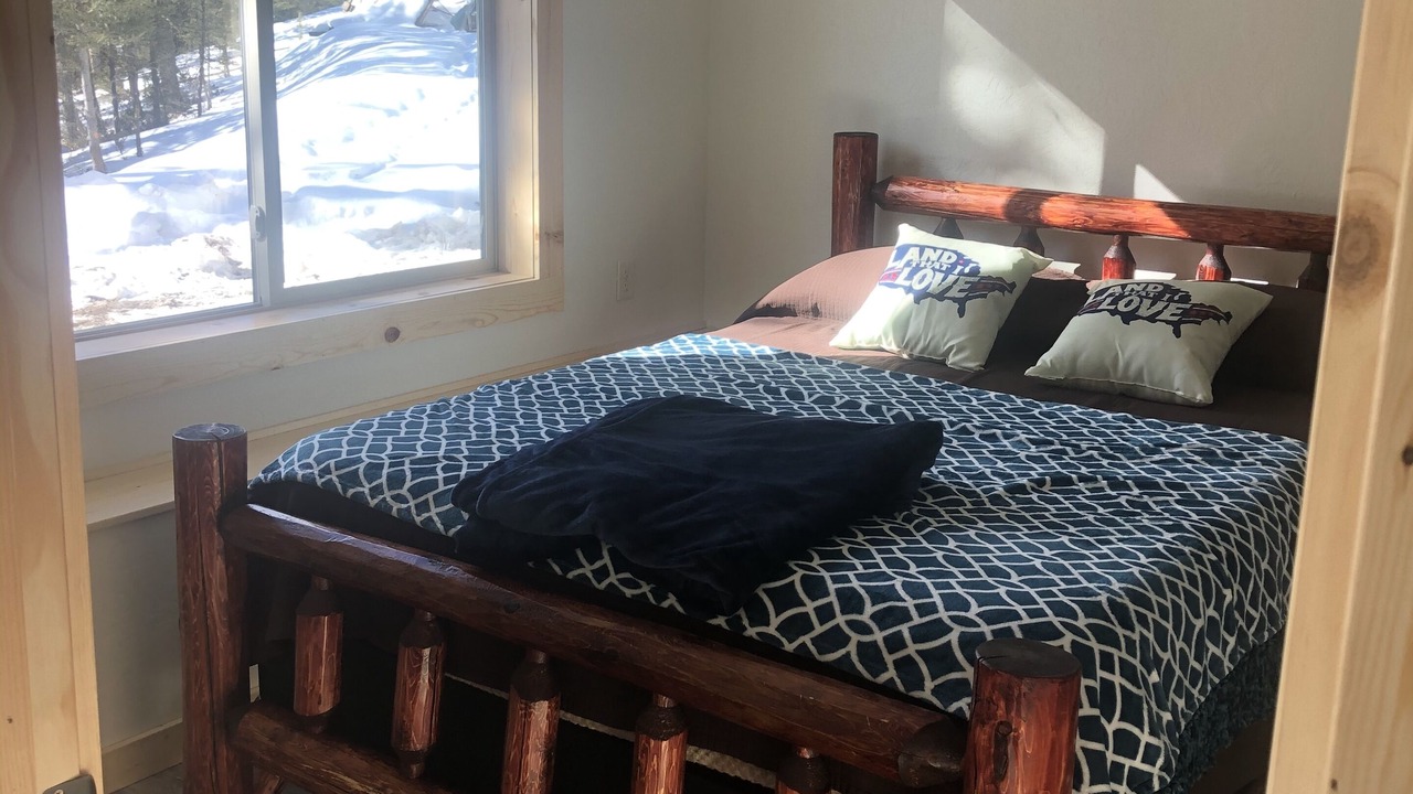 Photo of Bedroom in White Sulphur Springs
