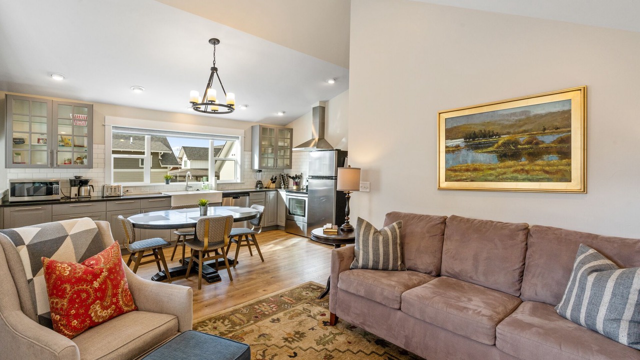 Photo of Livingroom in Valley West