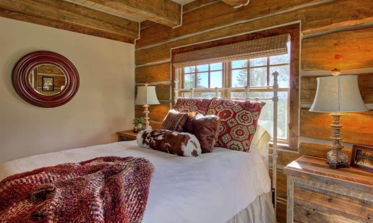 Photo of Bedroom in Powder Ridge