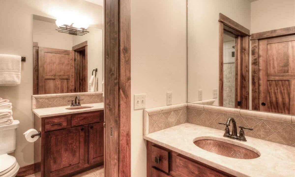 Photo of Bathroom in Powder Ridge