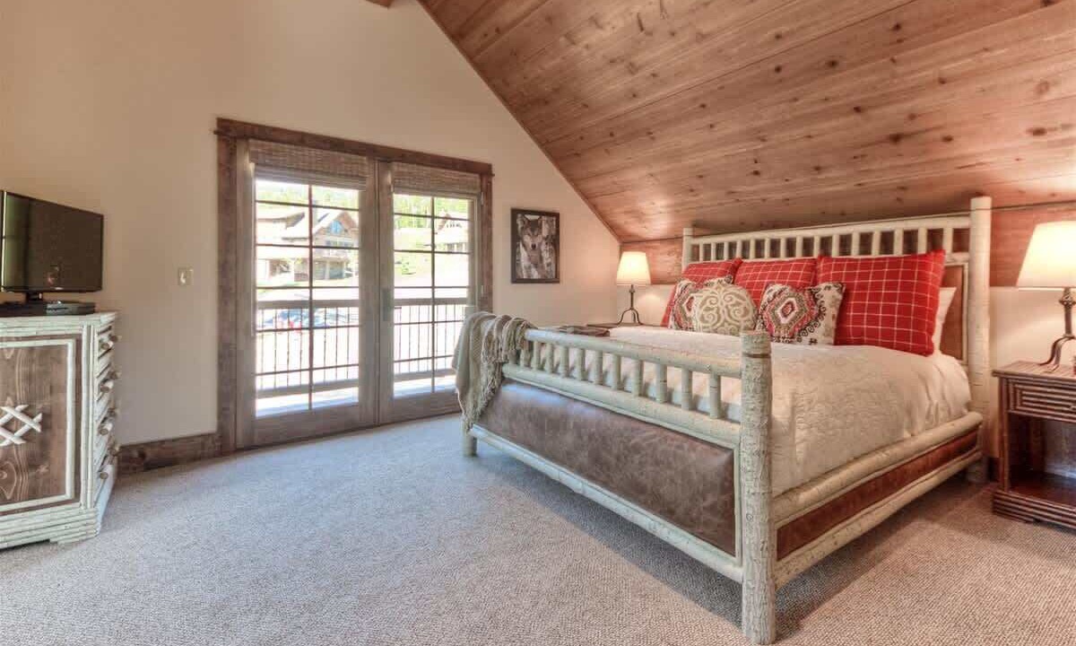 Photo of Bedroom in Powder Ridge