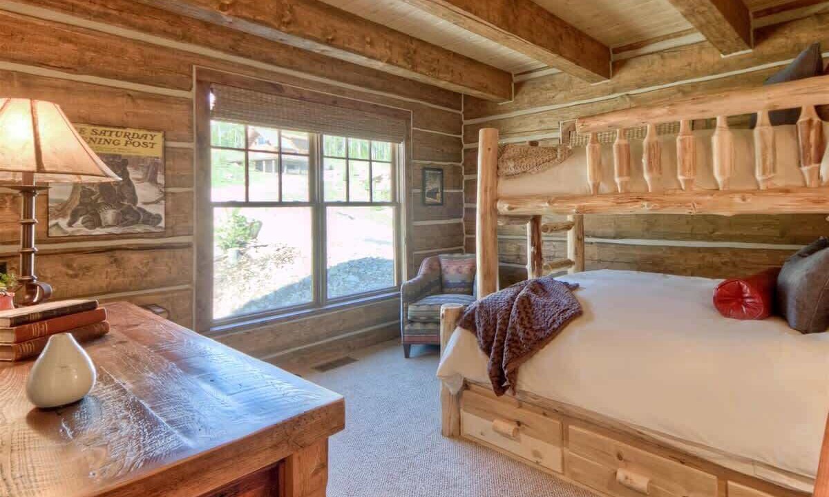 Photo of Bedroom in Powder Ridge