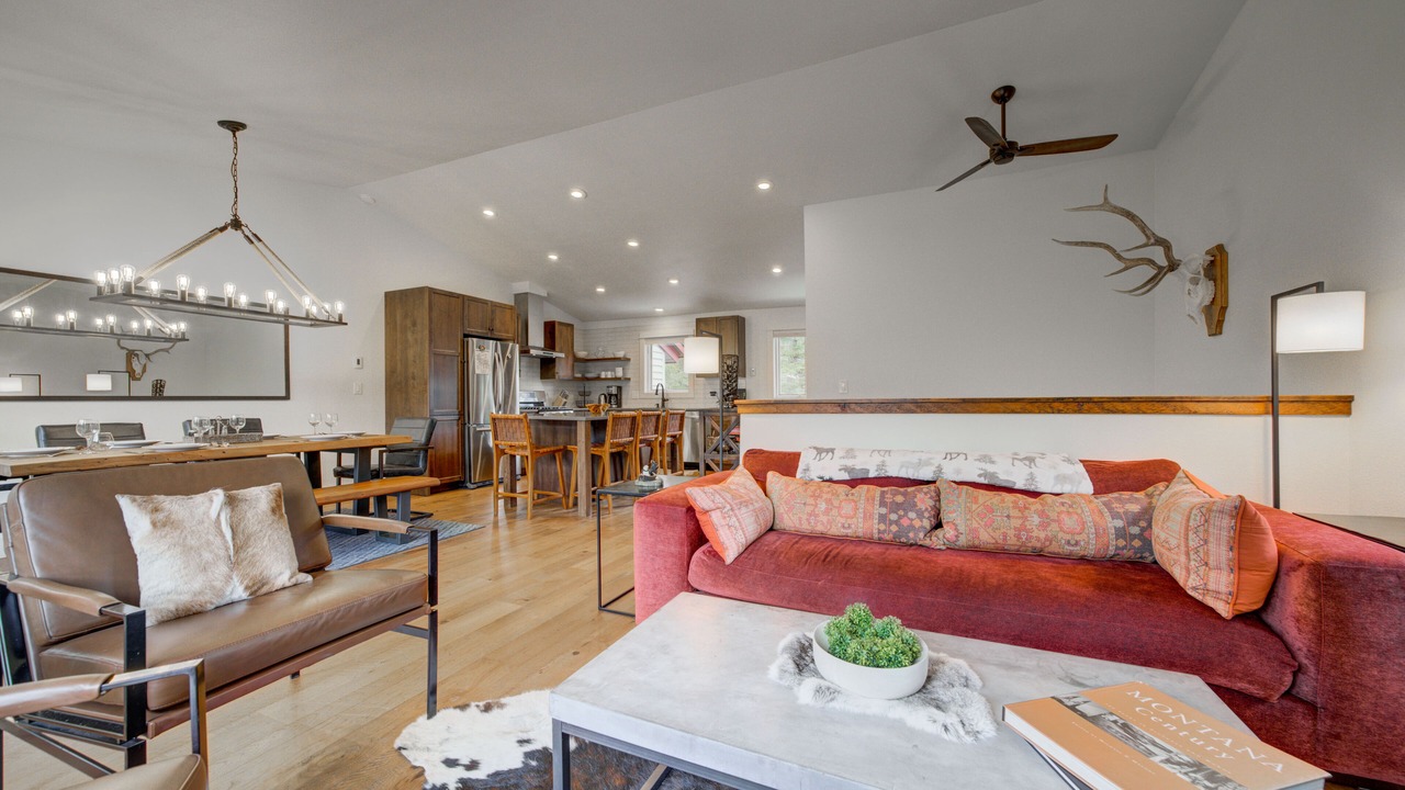 Photo of Livingroom in Big Sky