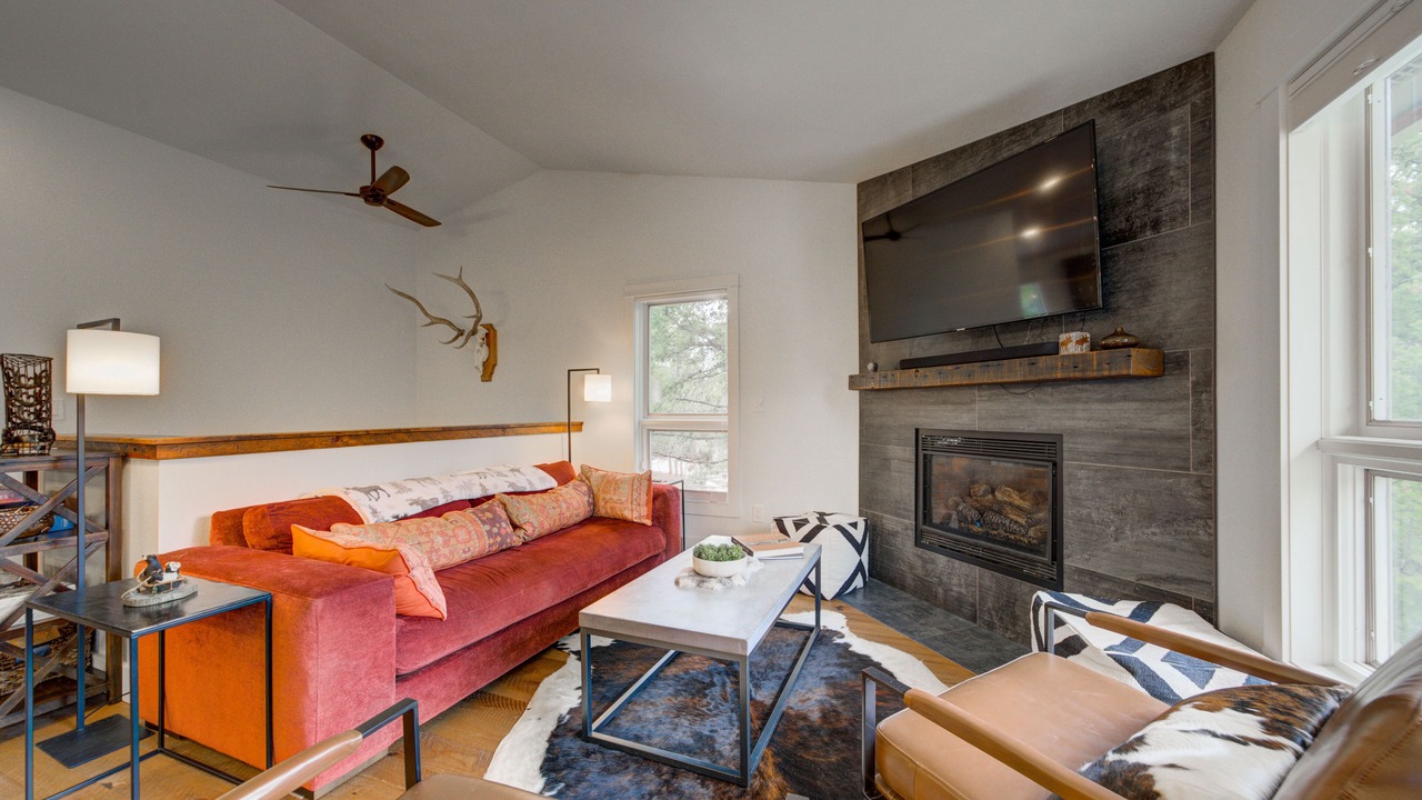 Photo of Livingroom in Big Sky