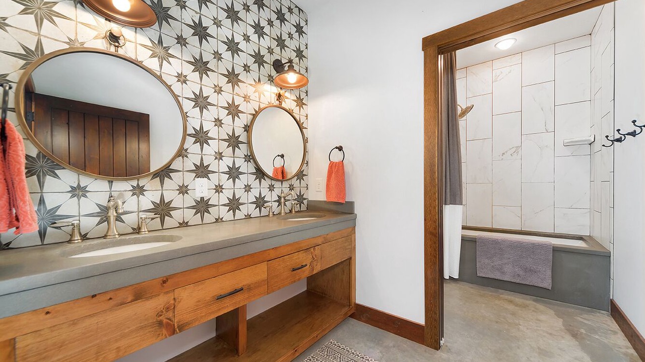 Photo of Bathroom in Roberts