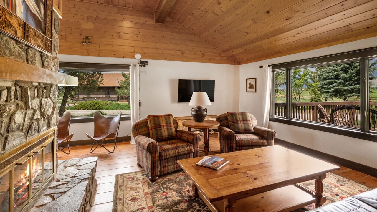 Photo of Livingroom in Livingston