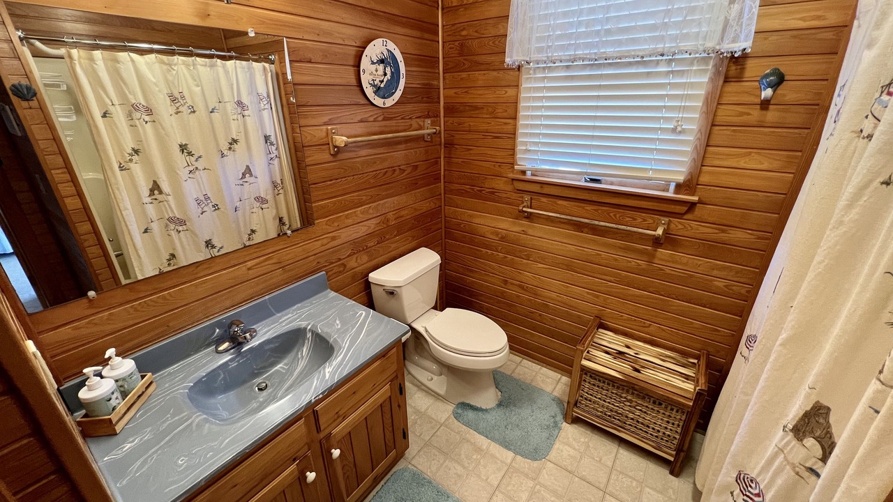 Photo of Bathroom in Colington