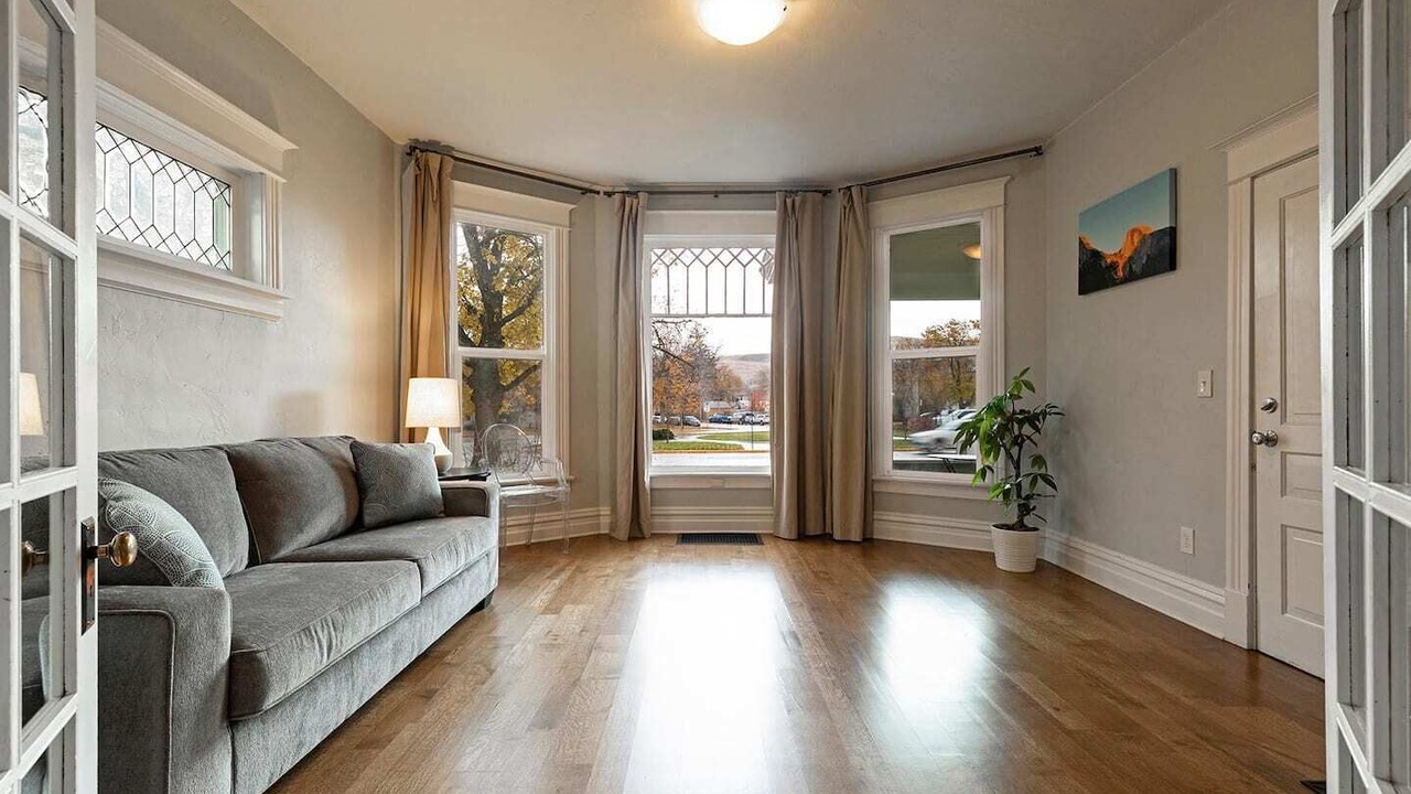 Photo of Livingroom in Westside
