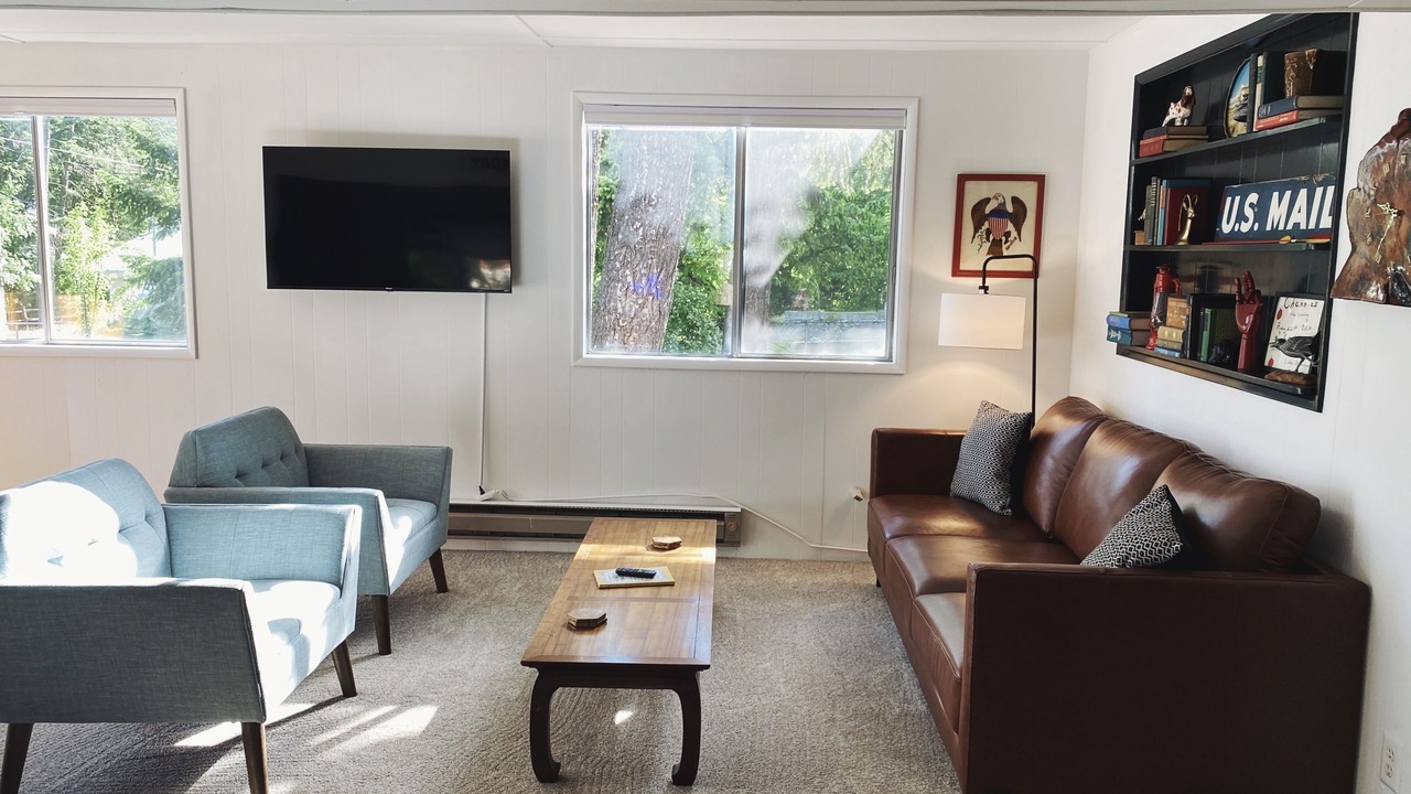 Photo of Livingroom in Woods Bay
