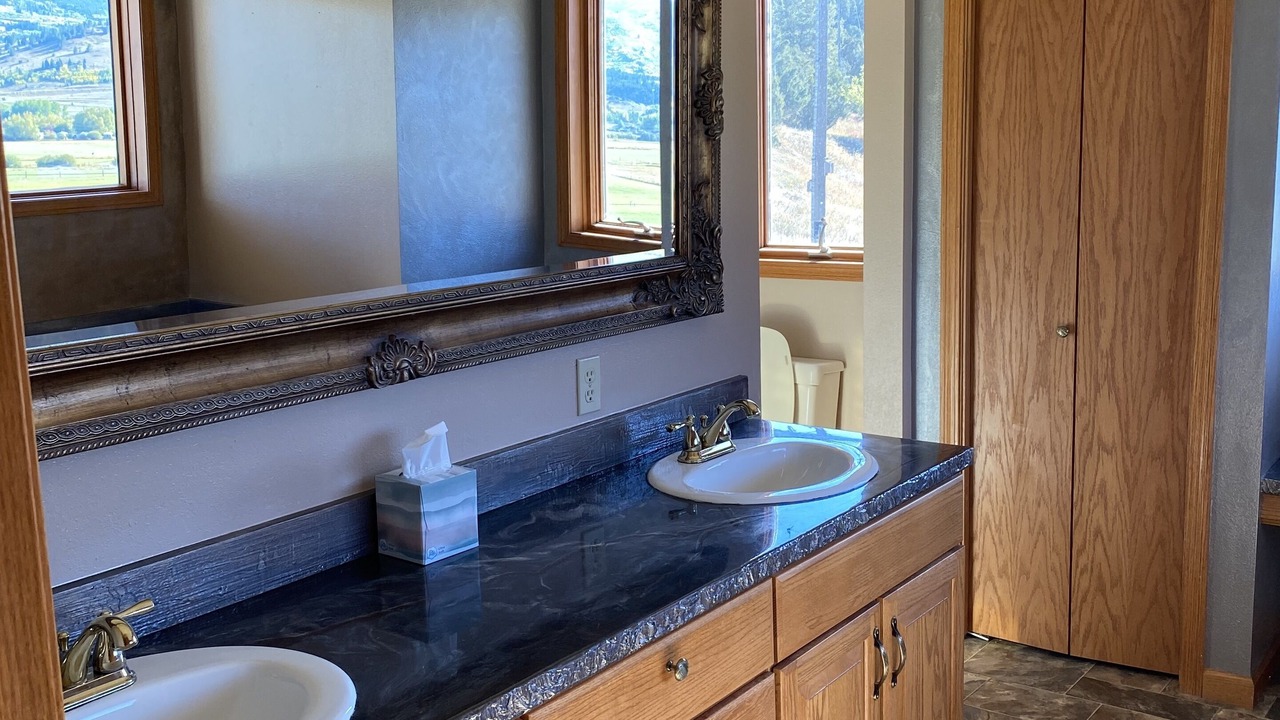 Photo of Bathroom in Anaconda