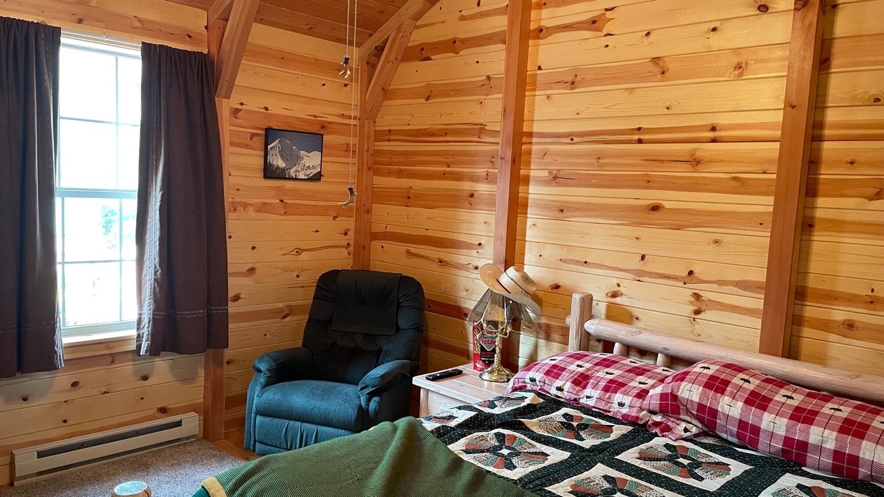 Photo of Bedroom in Neihart