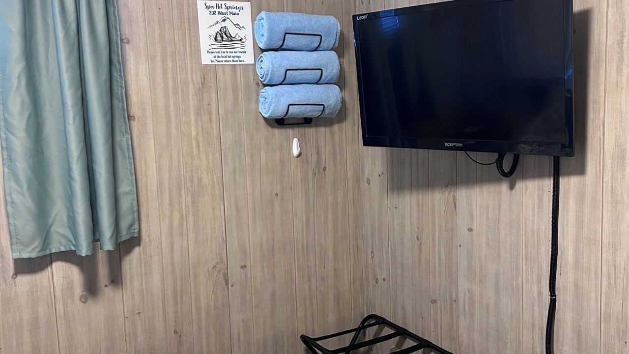 Photo of Bedroom in White Sulphur Springs