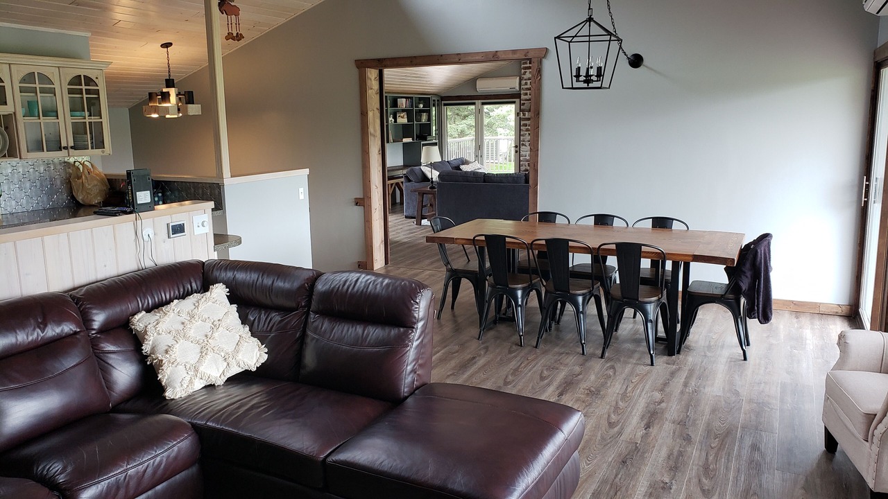 Photo of Livingroom in West Glacier