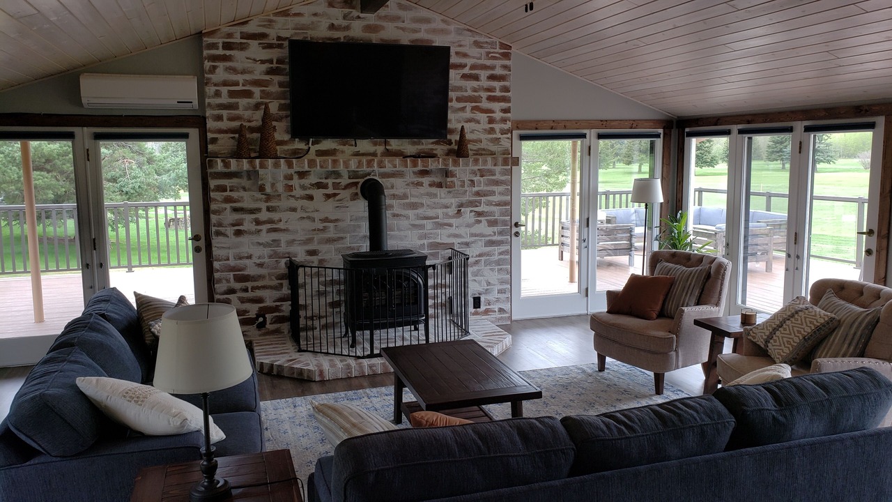 Photo of Livingroom in West Glacier