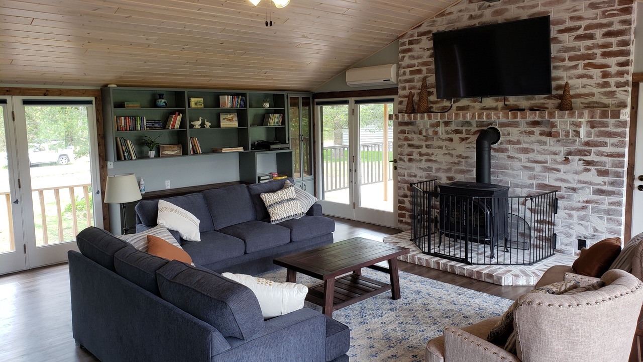 Photo of Livingroom in West Glacier