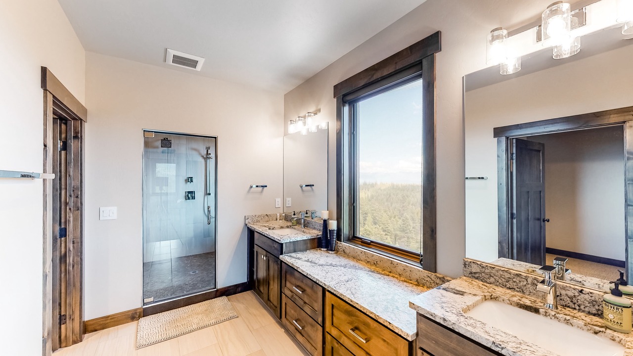 Photo of Bathroom in Lakeside