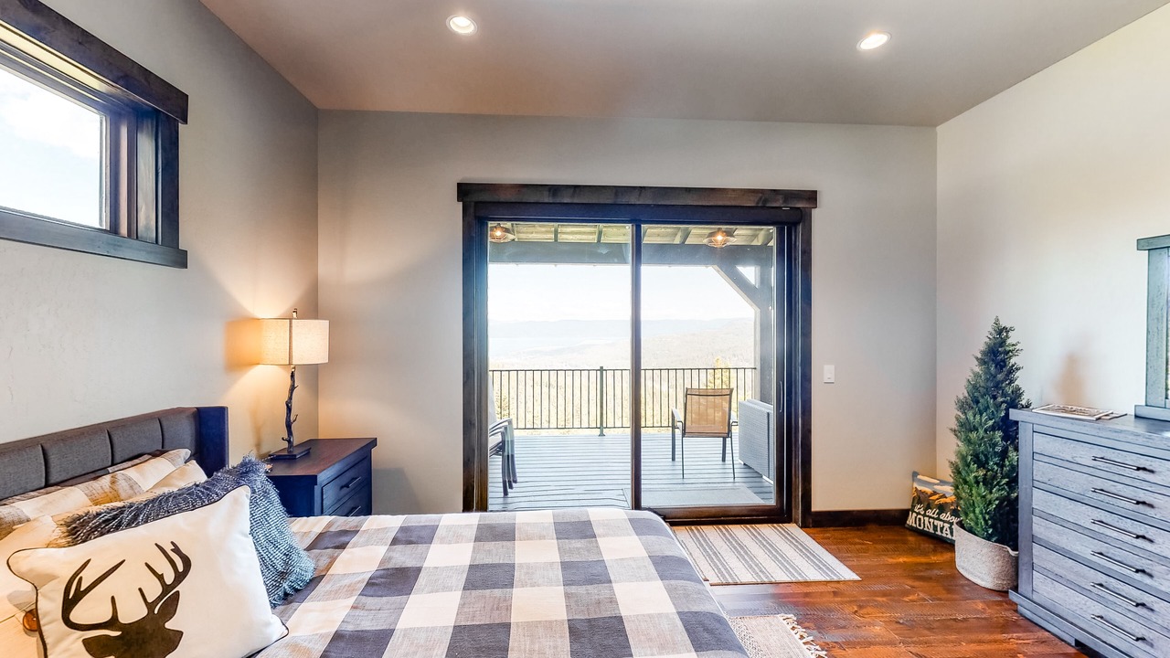 Photo of Bedroom in Lakeside