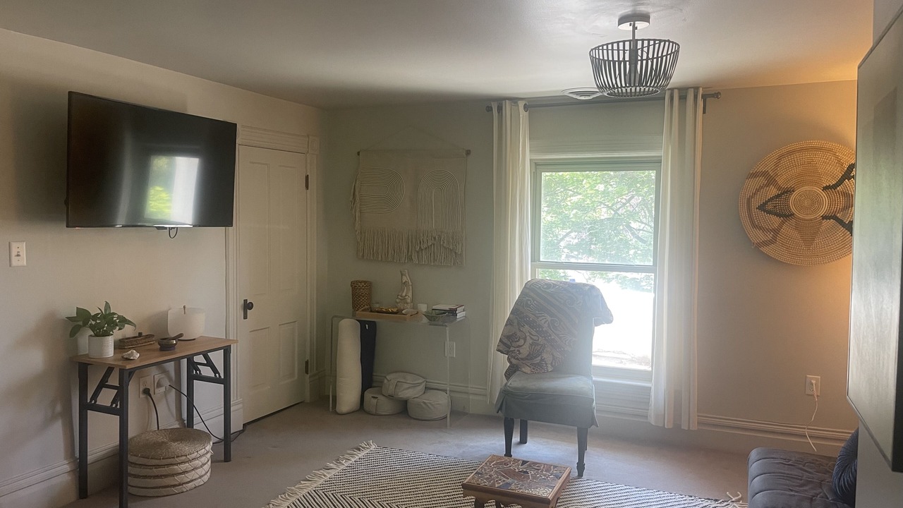 Photo of Livingroom in Heart of Missoula